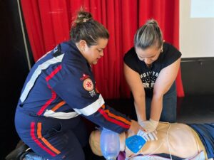 Profissionais da saúde de Leopoldina recebem treinamento de primeiros socorros e atendimento pré-hospitalar