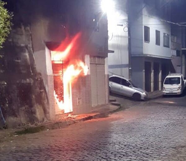 Morre homem que teve mais de 80% do corpo queimado em incêndio no Alto do Cemitério em Leopoldina