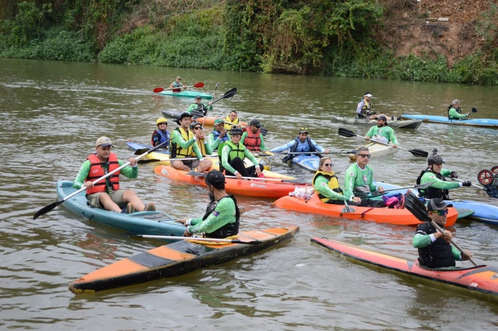 Remada no Rio Pomba entre Aracati e Vista Alegre promove ação de conscientização ambiental