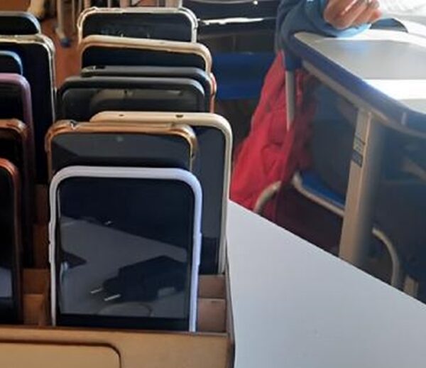 Minas define regras para uso de celular nas escolas estaduais; veja o que estará permitido