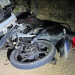 Motociclista foge da polícia, bate em viatura e morre em Patrocínio do Muriaé