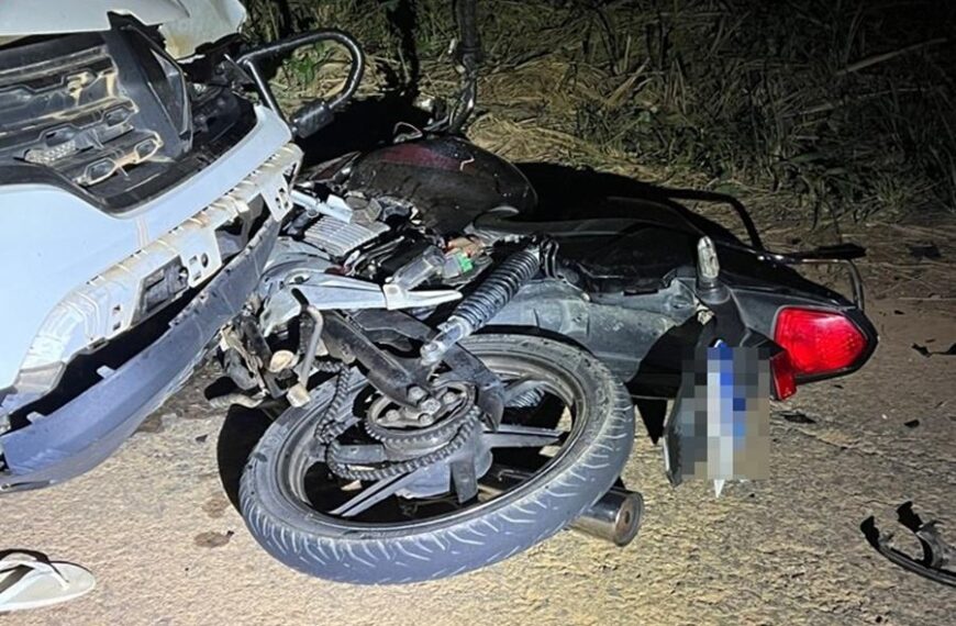 Motociclista foge da polícia, bate em viatura e morre em Patrocínio do Muriaé