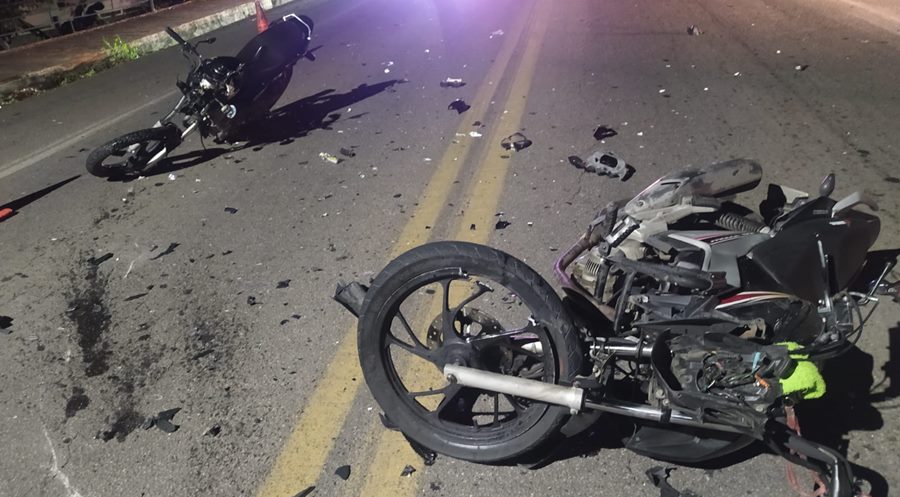 Batida de frente entre motos deixa homem gravemente ferido na BR-356 em Muriaé