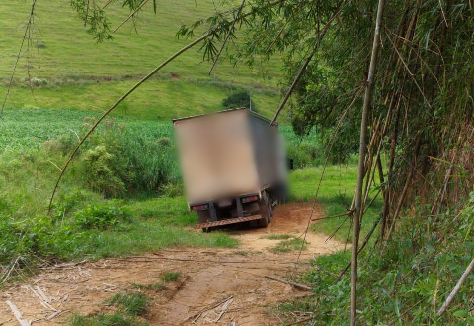 Motorista de carreta inventa roubo e deve responder por falsa comunicação de crime em Leopoldina