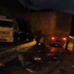Grave acidente entre carretas deixa motorista morto na BR-116 em Leopoldina