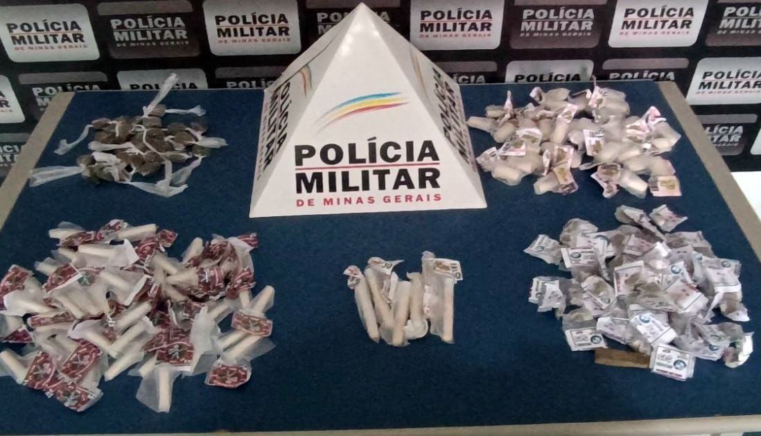 PM flagra venda de droga e prende jovem de 18 anos em Além Paraíba