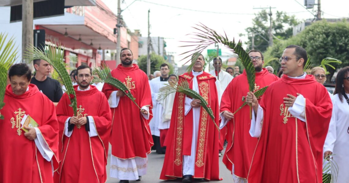 Paróquias da Diocese de Leopoldina iniciam Semana Santa com procissões e bênção dos ramos