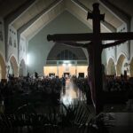 Sexta-feira Santa – Católicos celebram a paixão e a morte de Cristo