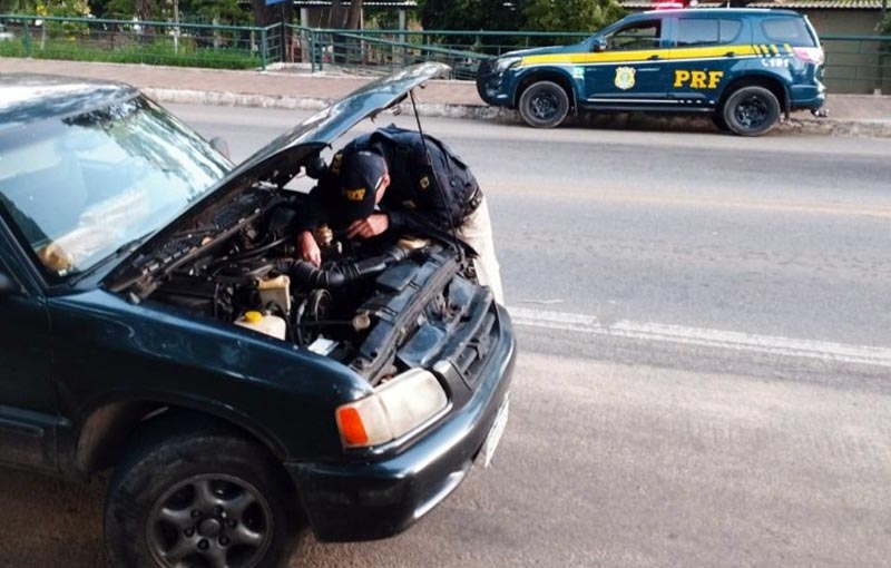 Caminhonete furtada é recuperada pela PRF durante fiscalização na BR-356 em Muriaé