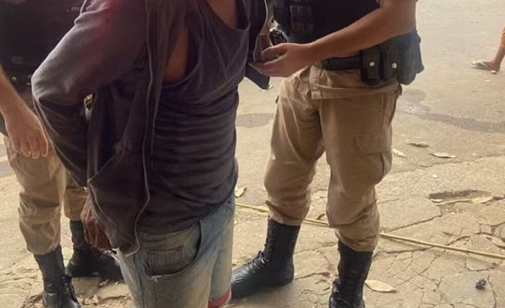 Câmeras de monitoramento auxiliam na prisão de homem que beijou menina de 8 anos à força em Muriaé