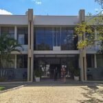 Idosa de 73 anos é presa por ‘stalking’ após perseguir e xingar vizinha em Cataguases