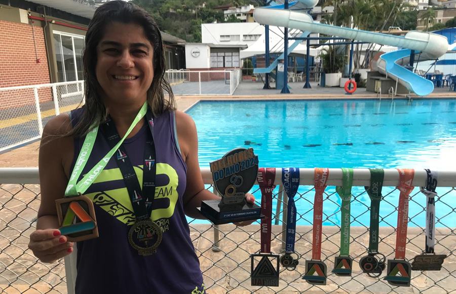Triatleta leopoldinense Anallu Lacerda Tostes participa em junho do Mundial na Espanha