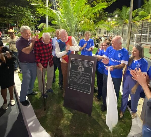 Prefeitura de Leopoldina entrega praça revitalizada no bairro Vale do Sol parte baixa