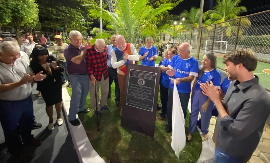 Prefeitura de Leopoldina entrega praça revitalizada no bairro Vale do Sol parte baixa