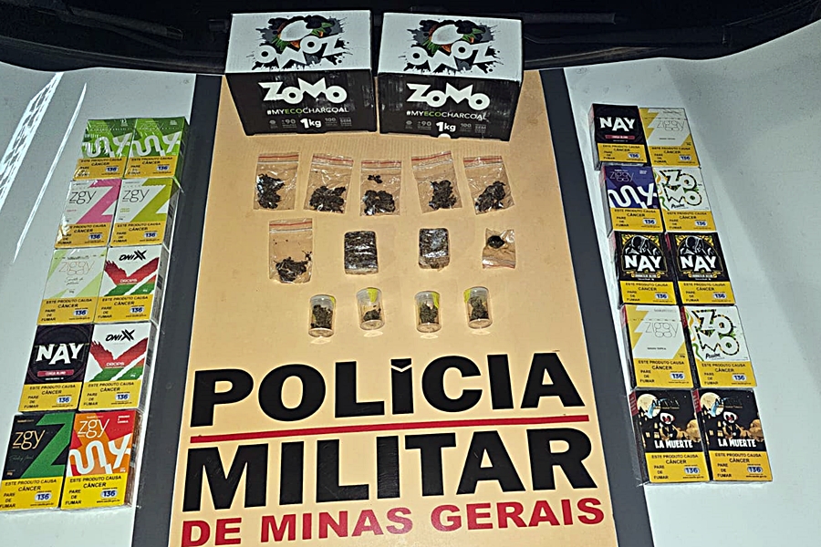 Passageiro é preso em Além Paraíba com skunk e haxixe durante fiscalização em ônibus