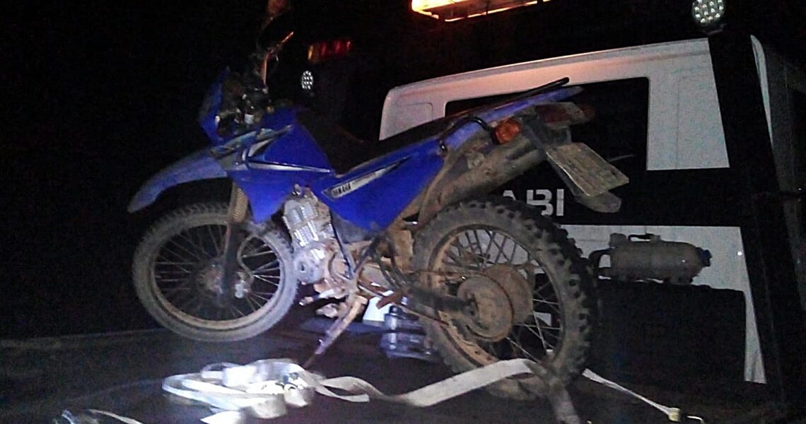 Adolescente bêbado e com moto adulterada foge de abordagem da polícia em Pirapetinga