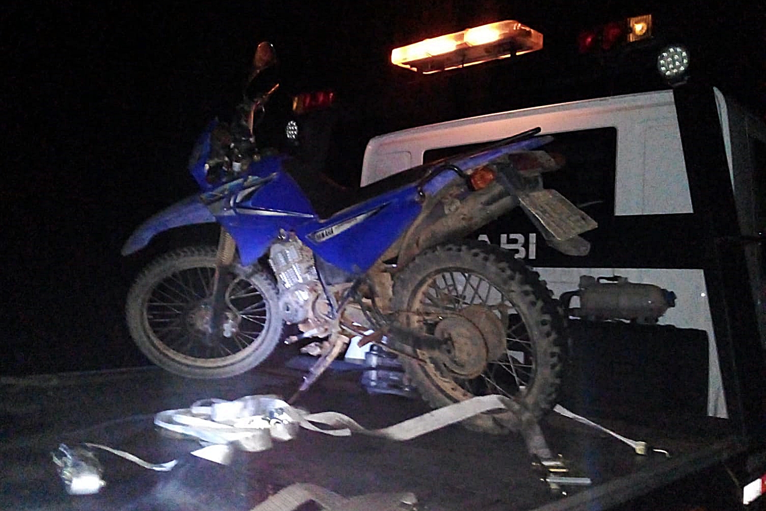 Adolescente bêbado e com moto adulterada foge de abordagem da polícia em Pirapetinga