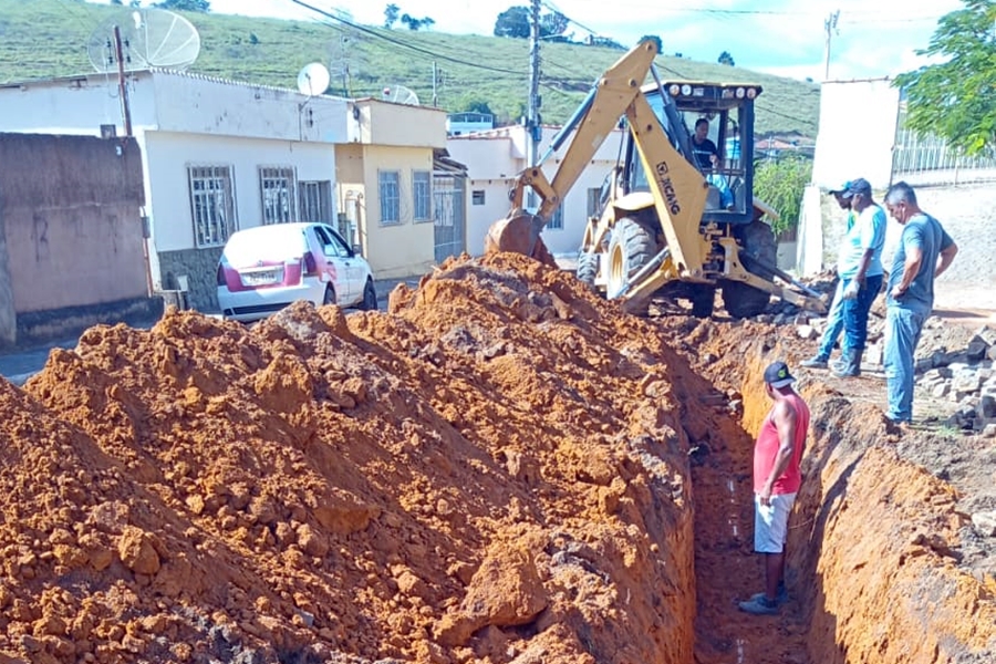 Moradores reclamam de falta de água há uma semana em alguns bairros de Recreio