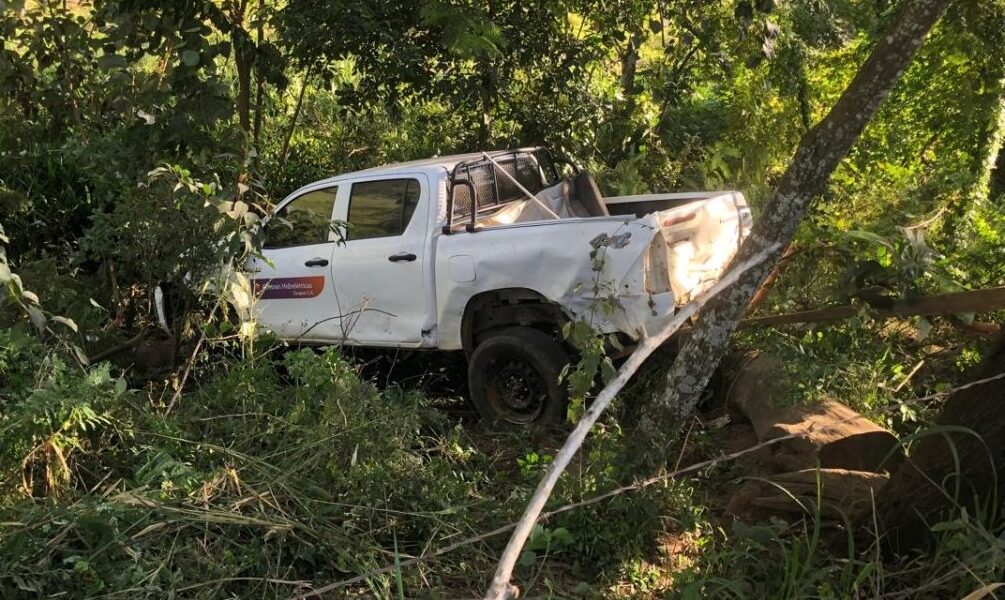 Engavetamento de duas carretas e quatro carros deixa feridos em Astolfo Dutra