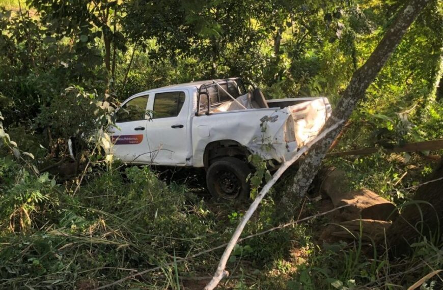Engavetamento de duas carretas e quatro carros deixa feridos em Astolfo Dutra