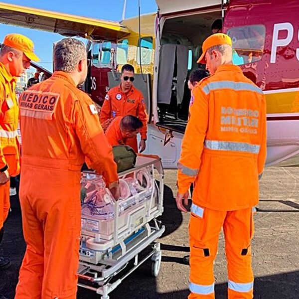 Recém-nascida é transferida de Muriaé para BH em aeronave do Corpo de Bombeiros