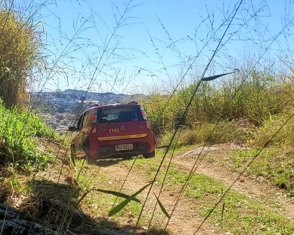 Corpo de Bombeiros encerra buscas por pessoa que pediu socorro nas imediações do Morro do Cruzeiro em Leopoldina