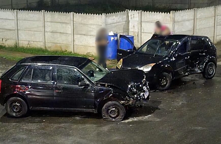 Motorista foge após colidir em carro na região central de Leopoldina
