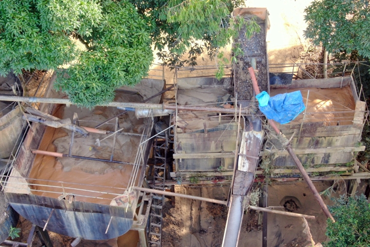 Polícia Ambiental flagra extração ilegal de areia no rio Pomba em Cataguases