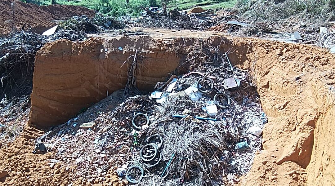 Município de Dona Euzébia é autuado em quase meio milhão por bota-fora irregular e risco de contaminação de rio