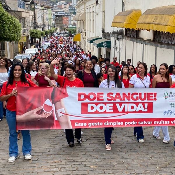 Leopoldina celebra ‘Junho Vermelho’ com desfile para incentivar doação de sangue