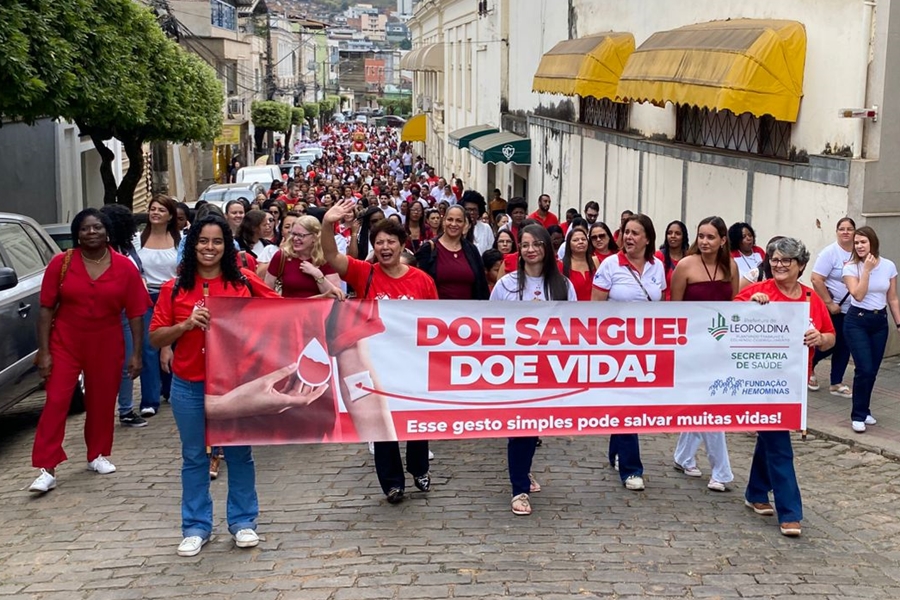 Leopoldina celebra ‘Junho Vermelho’ com desfile para incentivar doação de sangue