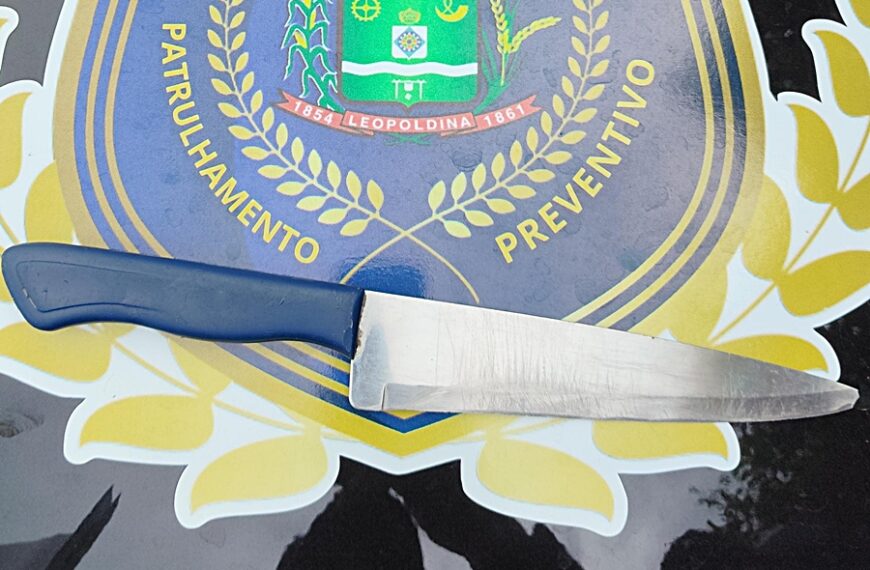 Adolescente de 14 anos tem faca apreendida após ameaçar e agredir aluna em escola de Leopoldina