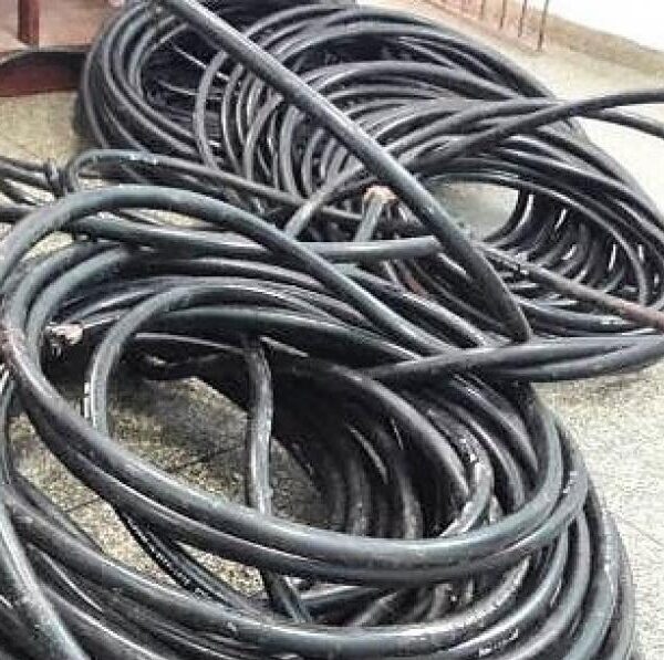 Furto de cabos prejudica serviços de internet e telefonia no Centro de Leopoldina