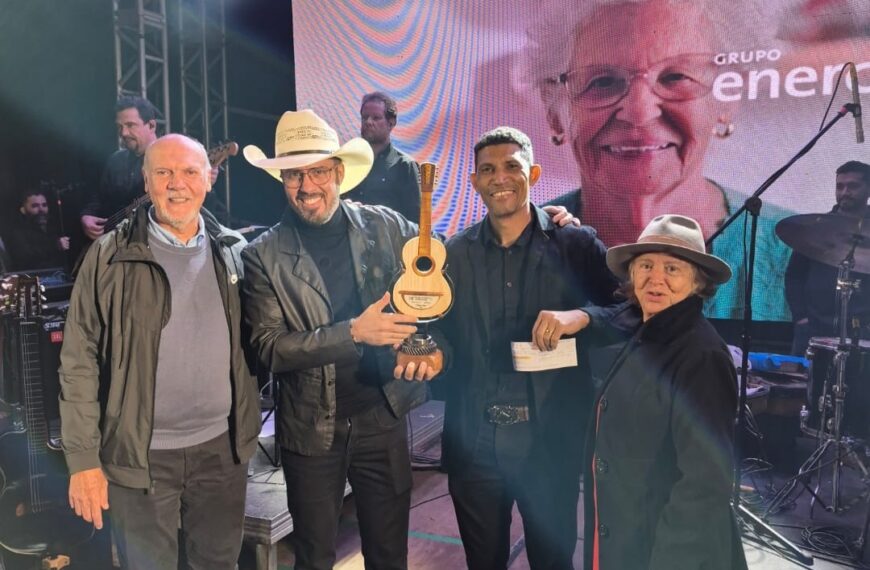 Temporal surpreende, mas público dá show de presença no Festival de Viola de Piacatuba