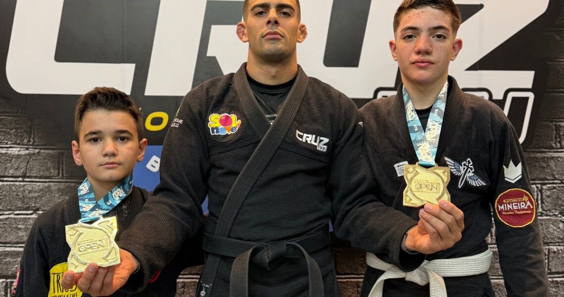 Atletas da Academia Chão Explosivo em Leopoldina conquistam medalhas durante competições em Curitiba e RJ