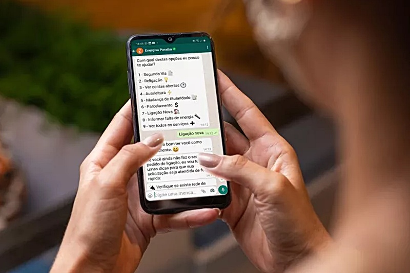 Como negociar suas contas de energia pelo WhatsApp: mais agilidade e formas facilitadas de quitar suas contas 