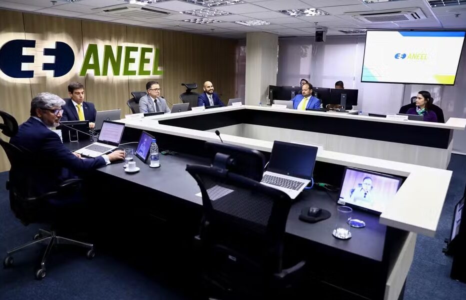 Aneel mantém bandeira vermelha e conta de luz continua mais cara em julho