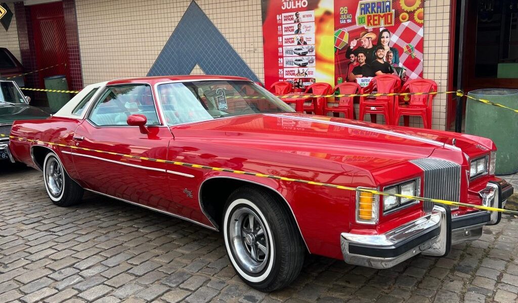 Encontro de carros antigos reúne 179 modelos clássicos em Cataguases
