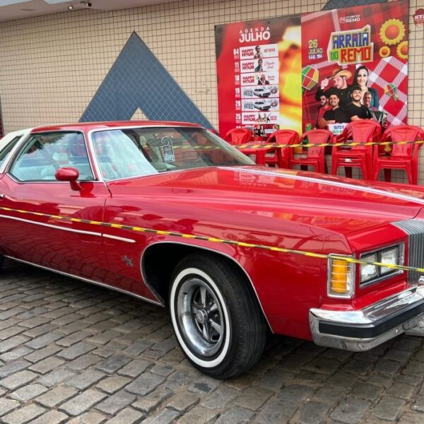 Encontro de carros antigos reúne 179 modelos clássicos em Cataguases