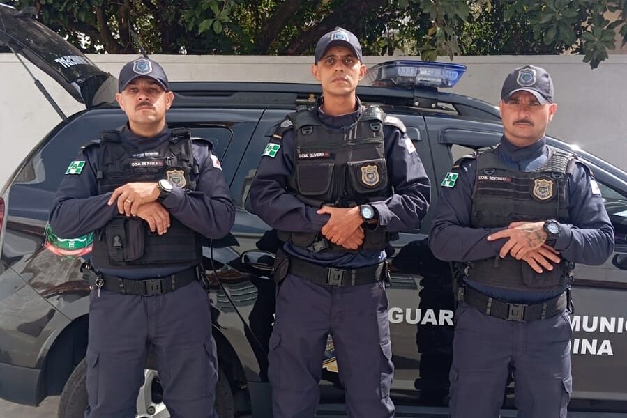 Homem é preso pela GCM ao ser flagrado colocando fogo em área de vegetação em Leopoldina