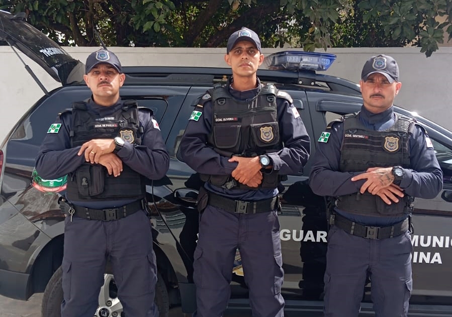 Homem é preso pela GCM ao ser flagrado colocando fogo em área de vegetação em Leopoldina