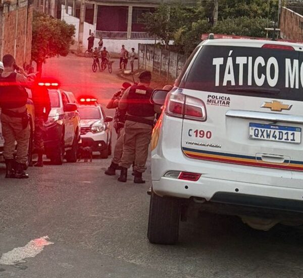 Operação da PM no Jardim Bela Vista em Leopoldina prende dois e apreende drogas