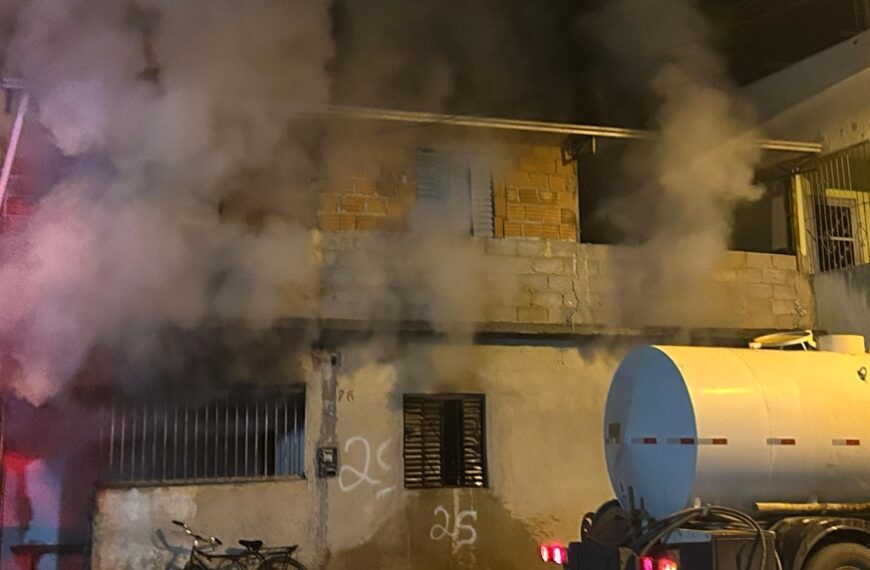 Mulher é presa após atear fogo na casa do namorado em Itamarati de Minas