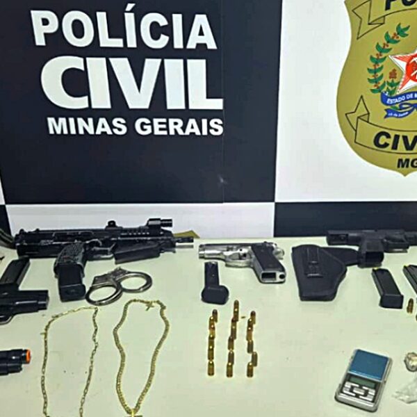 Operação que investiga tráfico de drogas cumpre 11 mandados de busca e apreende armas em Muriaé