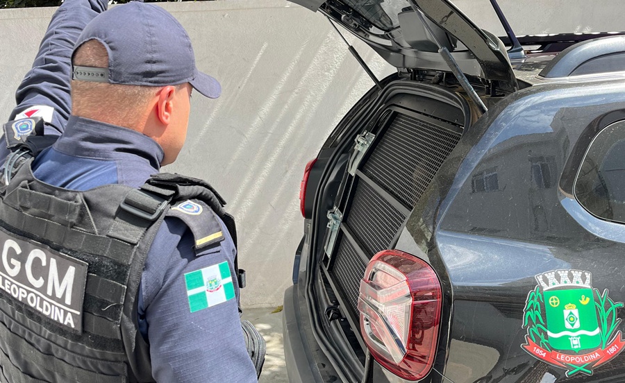 Homem que portava barra de ferro é preso após agredir agente da Guarda Civil em Leopoldina