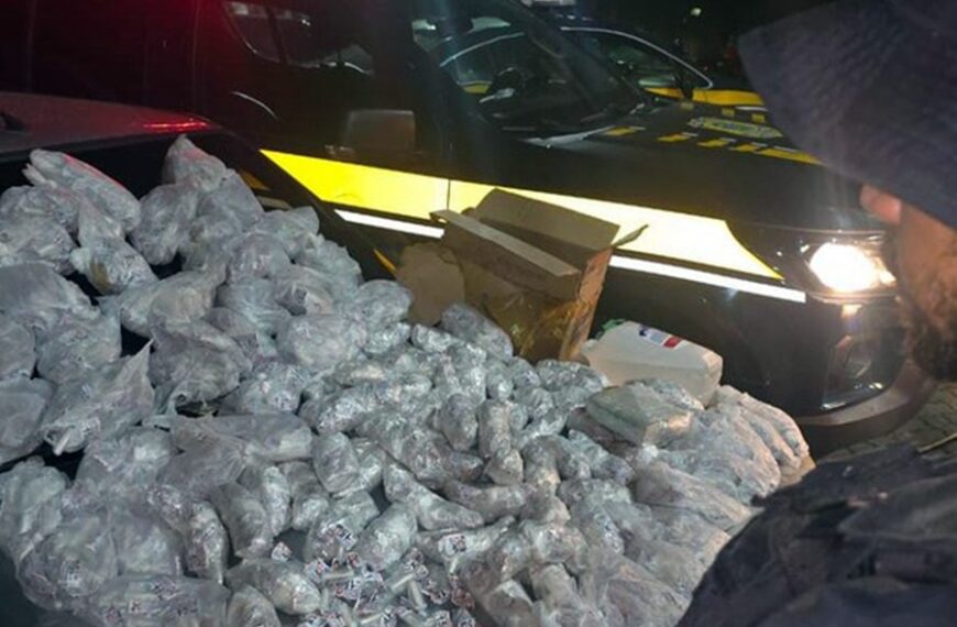 Fiscalização da PRF na BR-116 prende leopoldinense transportando 5 kg de cocaína para Cataguases