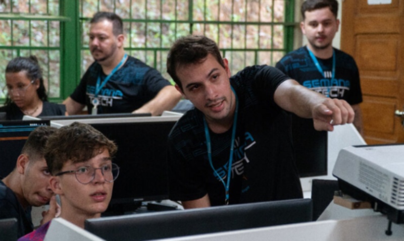 Curso gratuito de Inteligência Artificial está com inscrições abertas para jovens a partir de 13 anos