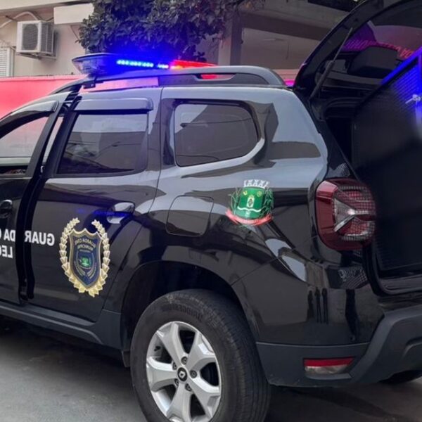 Homem é preso após furtar morador que havia lhe doado roupas e água em Leopoldina