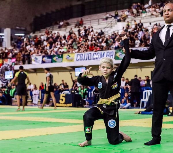 Título inédito em Leopoldina, Theo Garcia é tricampeão mundial de Jiu-Jitsu