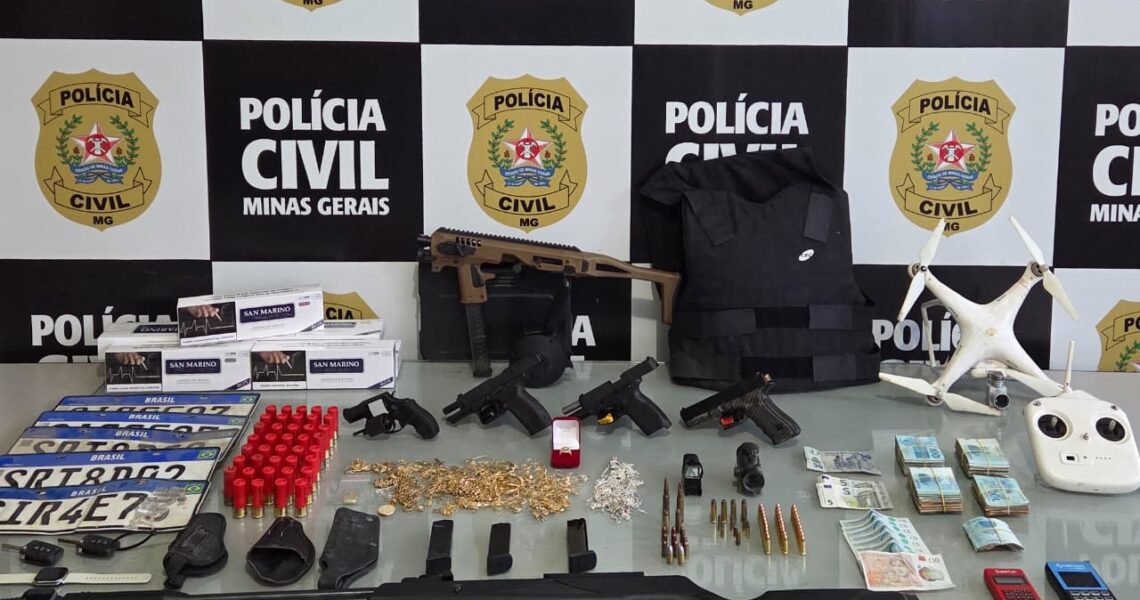 Polícia Civil apreende arsenal, ouro e bens avaliados em R$ 1 milhão em Ubá